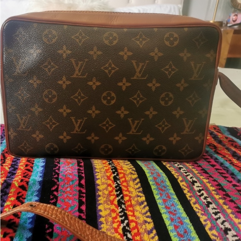 100% Authentic LV Mono Crossbody